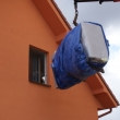 takhle se st�huje n�bytek,kter� neprojde p�es schody:-)